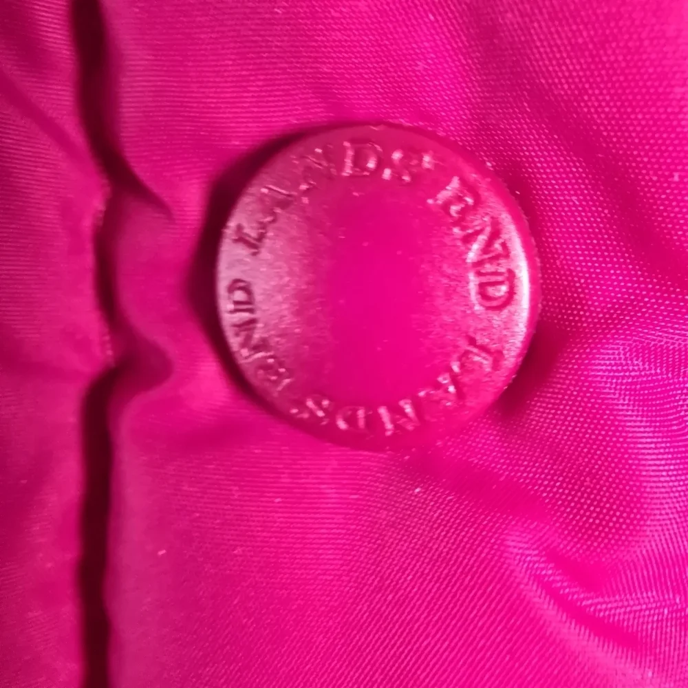NWOT Lands' End Womens Goose Down Puffer Vest Fuchsia Pink Snap-Button Close L